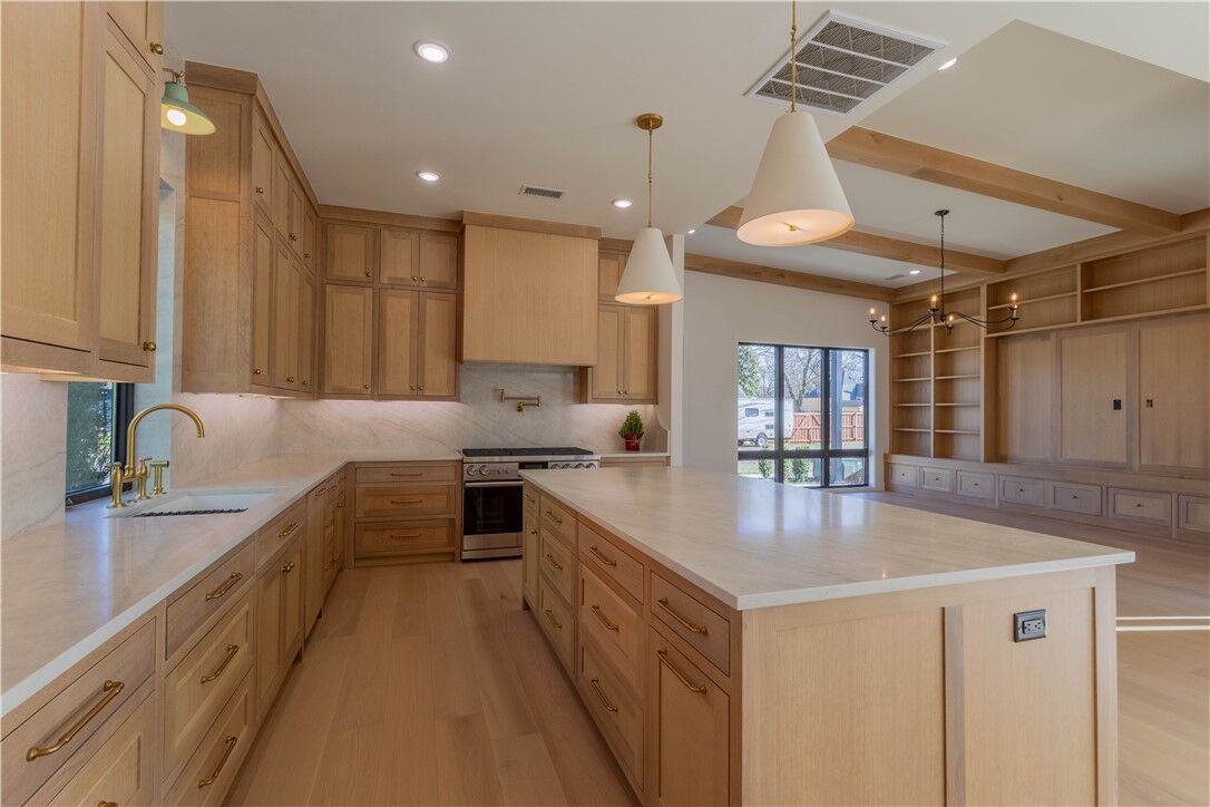Property Photo:  212 SW Glover Street  AR 72712 