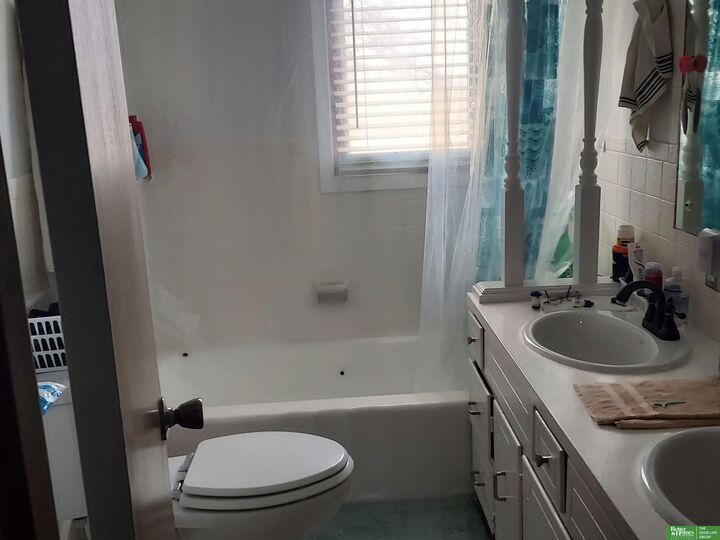 Property Photo:  402 Road 7  NE 68371 