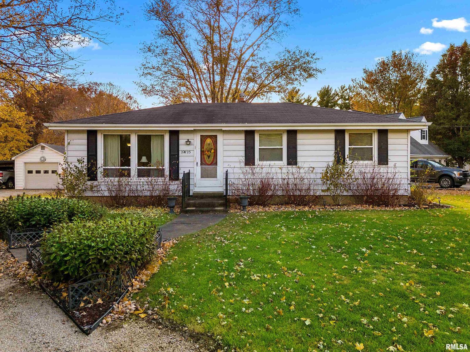 Property Photo:  22623 Veterans Road  IL 61550 
