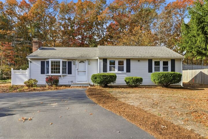 544 Cotuit Rd  Mashpee MA 02649 photo