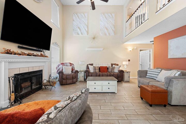 Property Photo:  2482 Parkridge Dr  FL 32566 