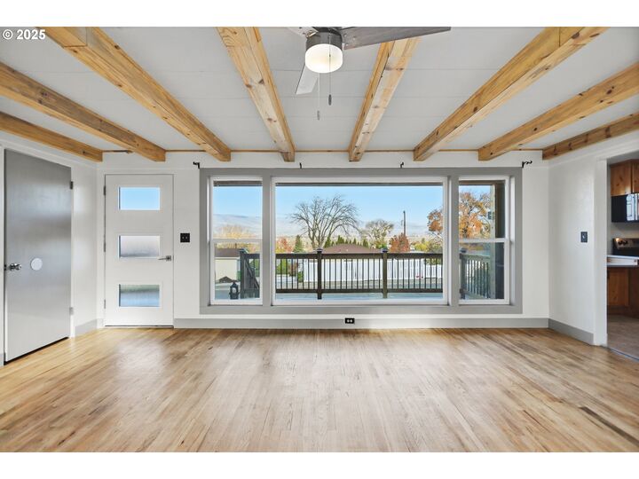 Property Photo:  602 W 13th St  OR 97058 