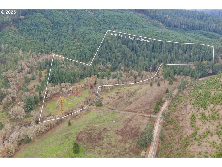 Property Photo: 9740 Upper Olalla Rd OR 97496