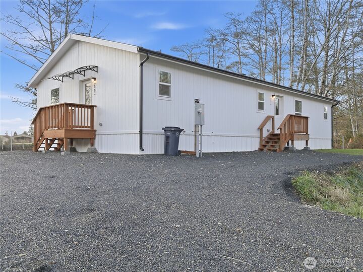 Property Photo:  723  Broadway Avenue  WA 98550 