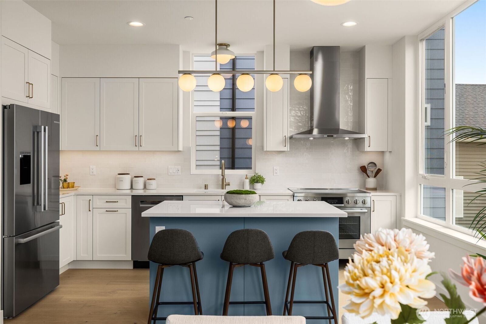 Property Photo:  1625 B  21st Avenue  WA 98122 