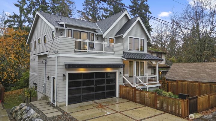 Property Photo:  2714  Fairmount Avenue SW  WA 98116 