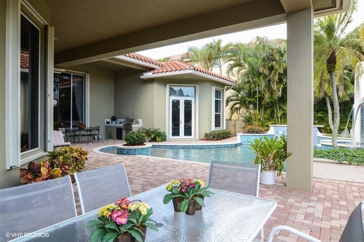 Property Photo:  271 SW Harbor View Drive  FL 34990 