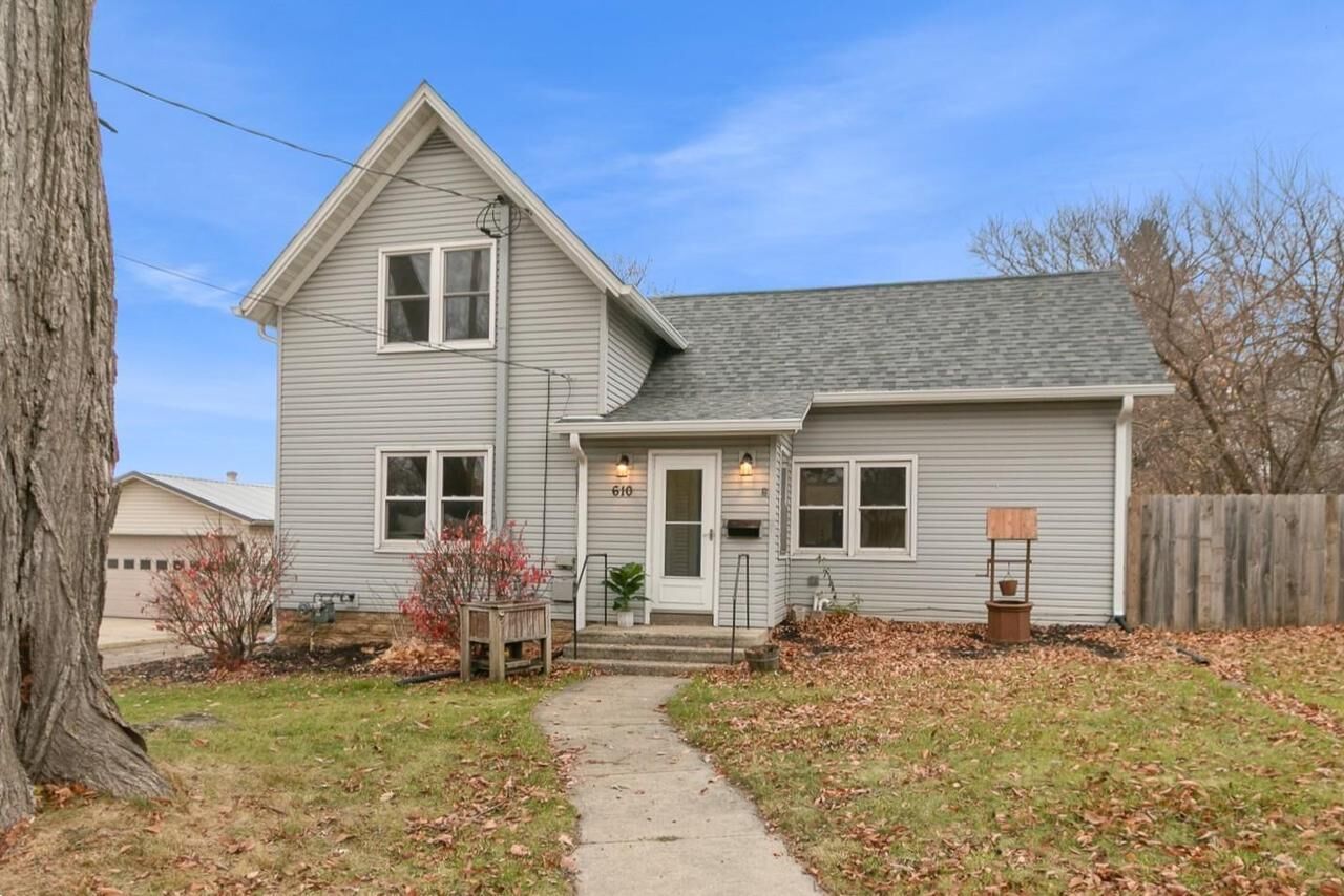 Property Photo: 610 East Fulton Street WI 53534