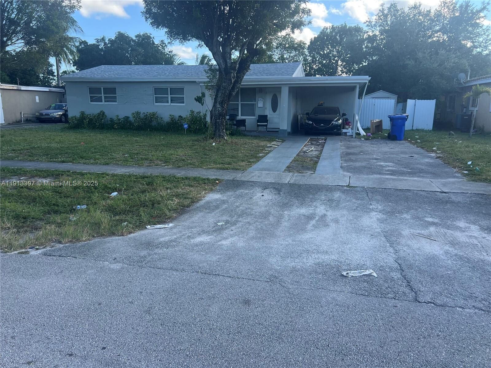 Property Photo:  1116 Arizona Ave  FL 33312 