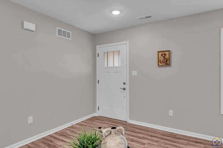 Property Photo: 304 Clay Ave KS 66414