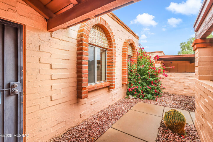 Property Photo:  4223 E Presidio Road  AZ 85712 