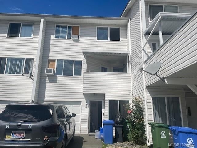 5287 Gertrude St — photo 1