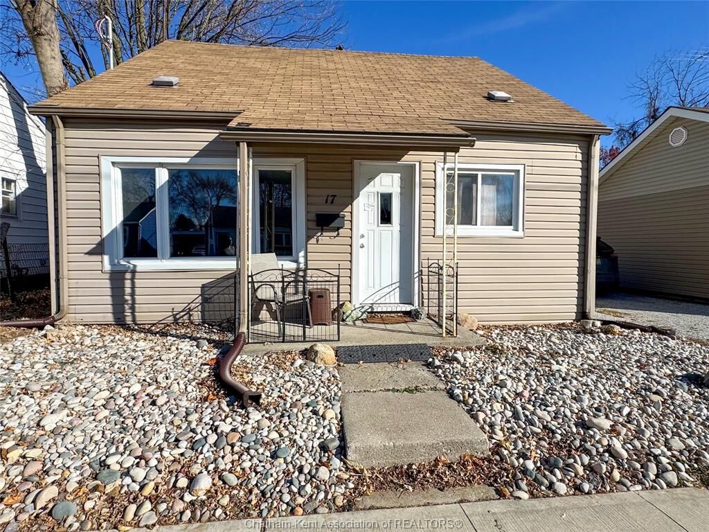 Property Photo: 17 McNaughton Avenue ON N8A 1R7