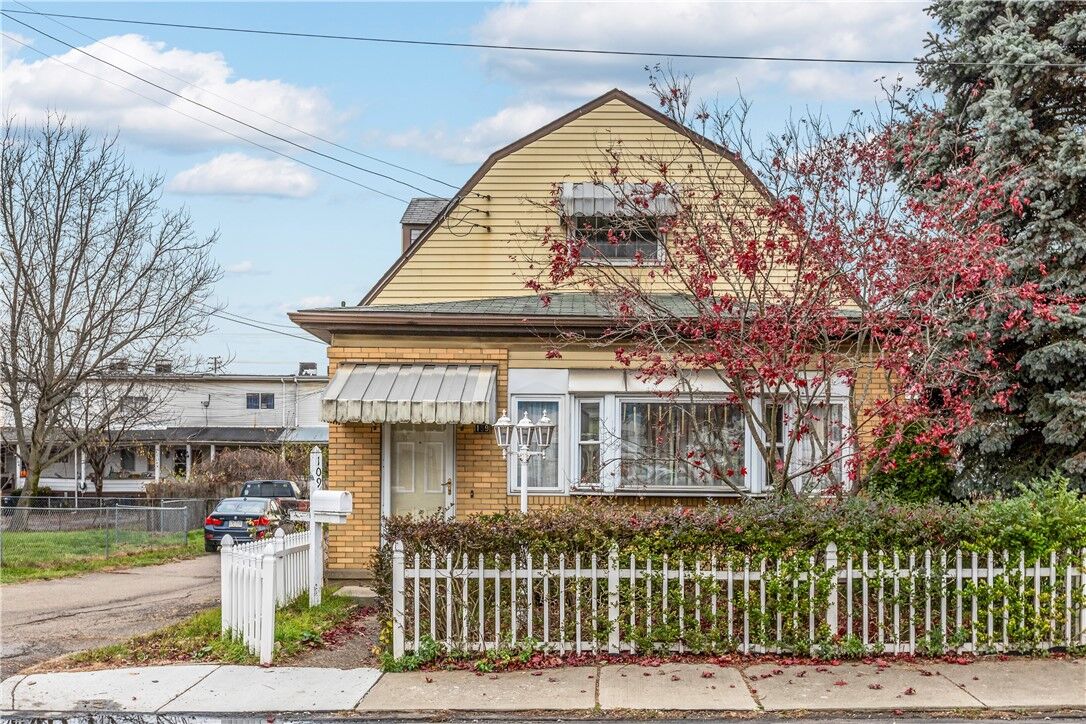 Property Photo: 109 Helen St PA 15136