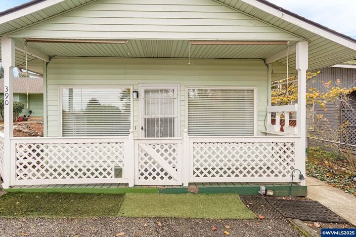 Property Photo: 390 Salem Heights Av S OR 97302
