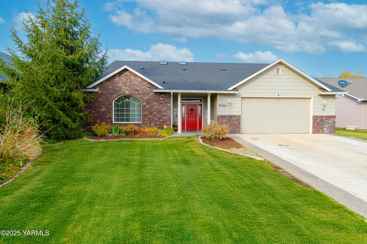 Property Photo:  8703 Webster Ave  WA 98908 