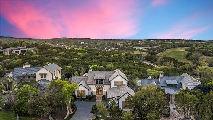 Property Photo: 4304 Amarra Drive 5 TX 78735