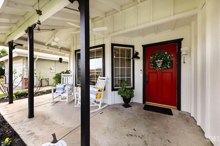 Property Photo:  9513 Bearclaw Avenue  CA 93312 