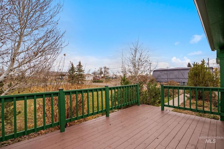 Property Photo:  92 Lake View Drive  ID 83320 