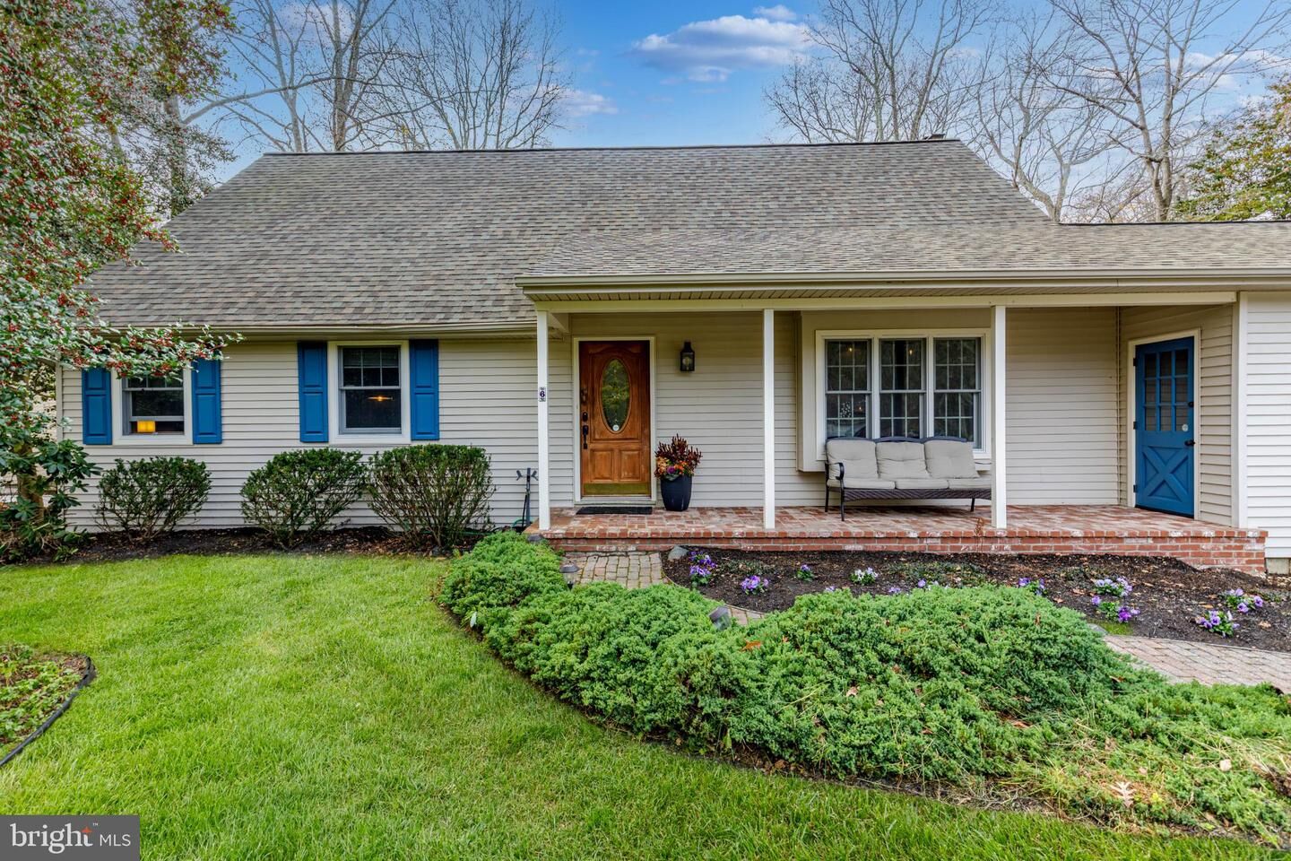 Property Photo:  6 Friar Tuck Drive  NJ 08055 