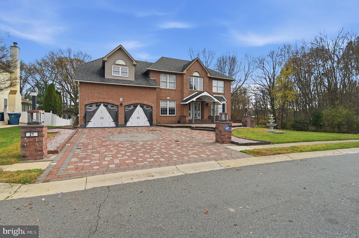 Property Photo: 21 E Moyer Drive DE 19701