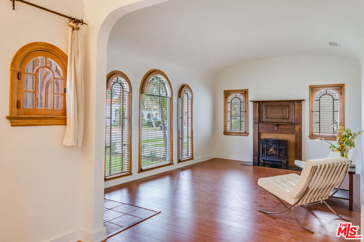 Property Photo: 4264 Mildred Ave CA 90066