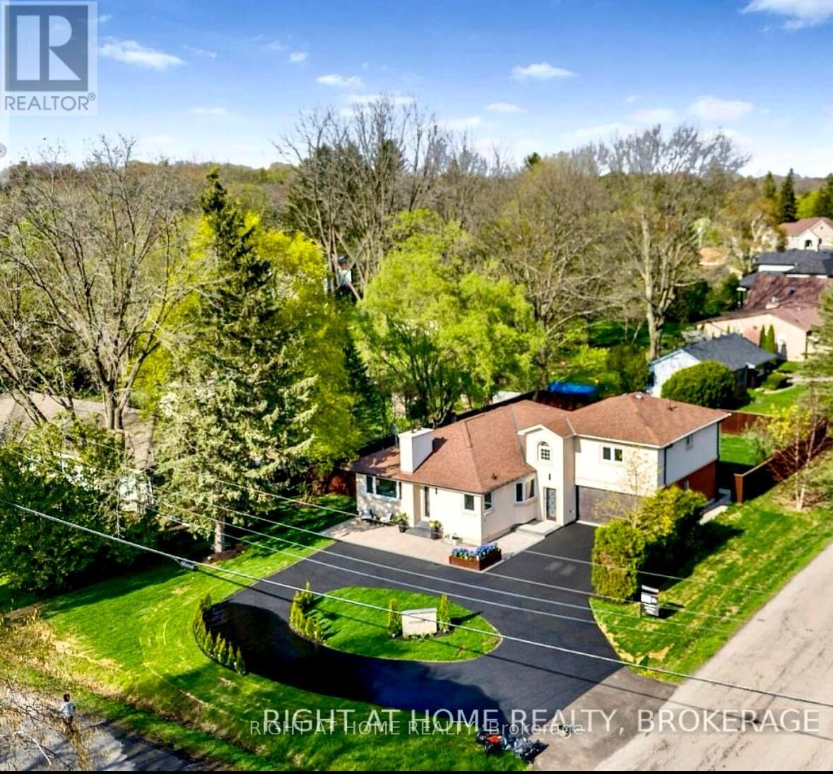 Property Photo:  347 Mapledene Drive Upper  ON L9G 2K3 