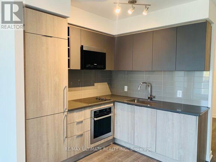 Property Photo:  2033 Kennedy Road 508  ON M1T 0B9 