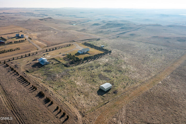 Property Photo:  17822 52 Street NE  ND 58521 