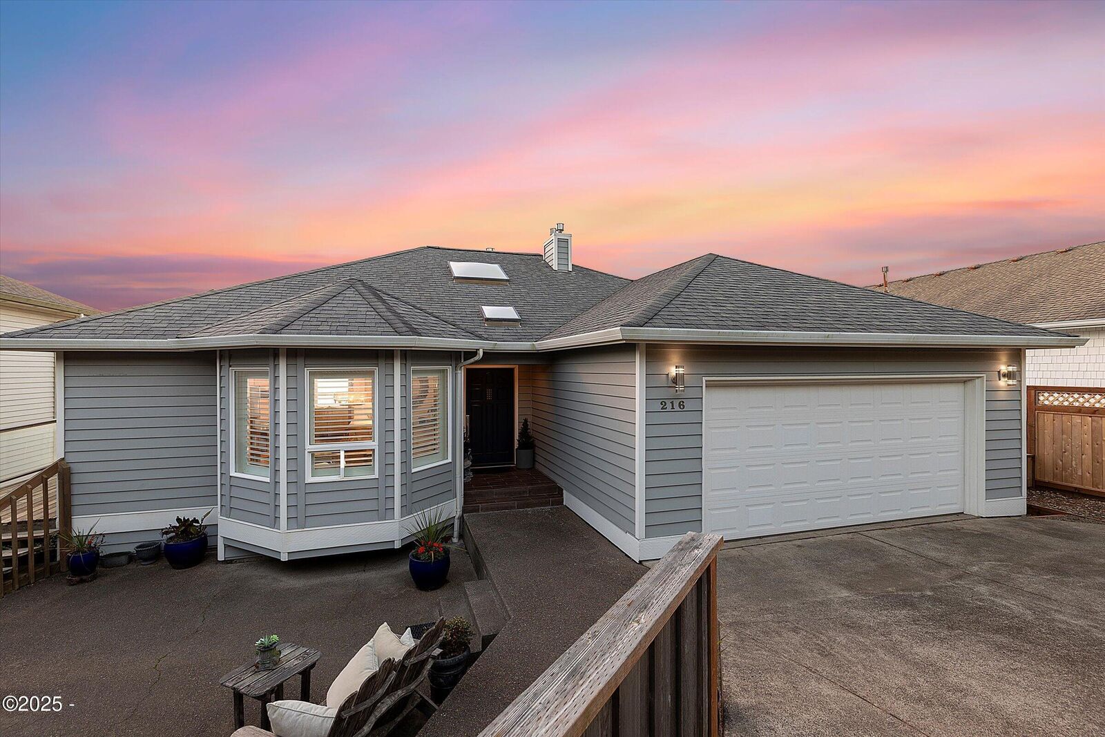 Property Photo:  216 NW 73rd Court  OR 97365 