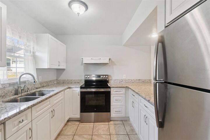 Property Photo:  1164 Villa Lane S  FL 32712 