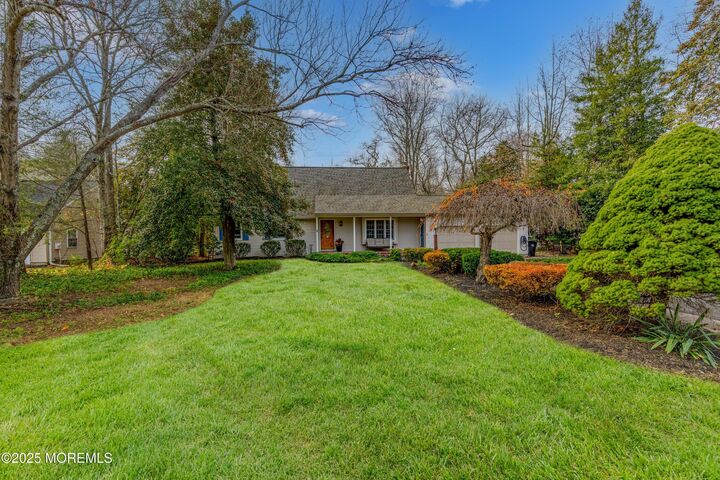 Property Photo:  6 Friar Tuck Drive  NJ 08055 