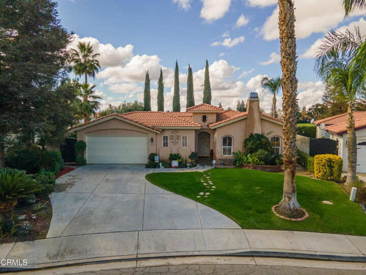 Property Photo: 3213 Waterloo Place CA 93311