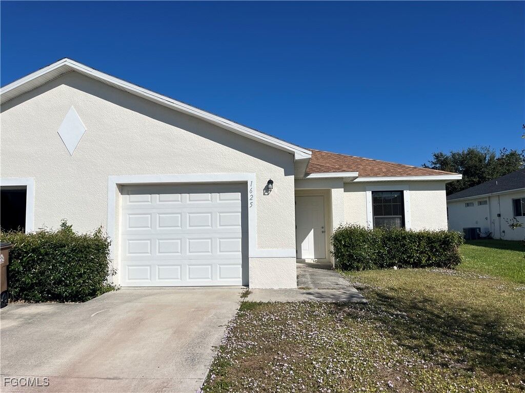 Property Photo: 1625 SW 34th Street FL 33914
