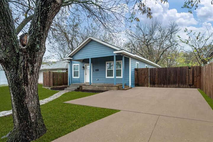 Property Photo:  315 N Carr Avenue  TX 75090 