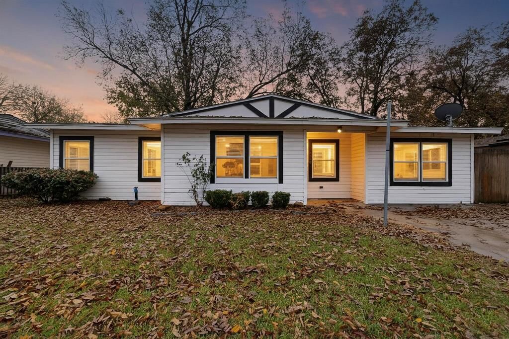 Property Photo:  2430 Bluffton Drive  TX 75228 