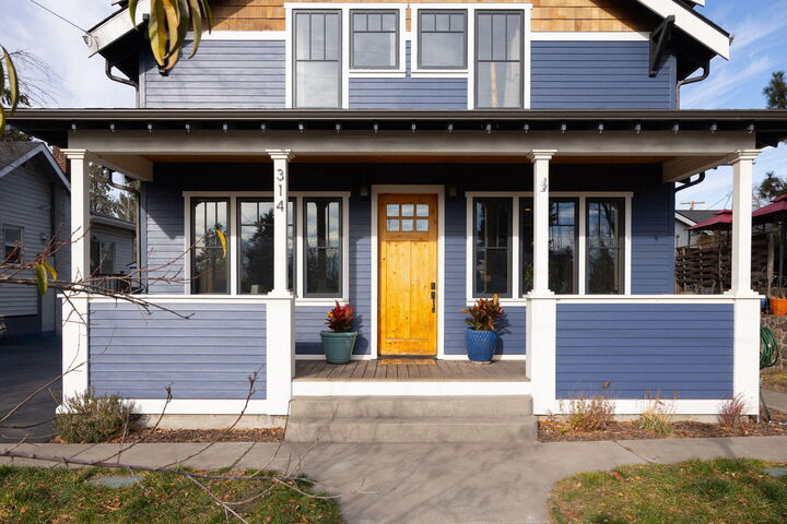 Property Photo: 314 NW Georgia Avenue OR 97703