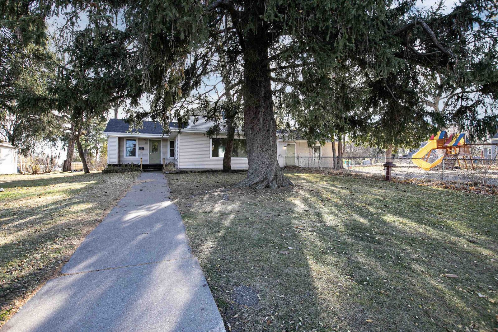 Property Photo:  224 E Scott Street  WI 54963-1769 