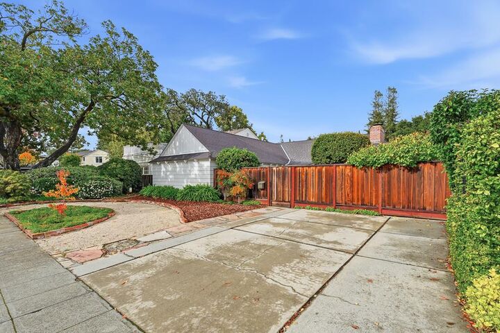 Property Photo:  20 Kent Place  CA 94301 