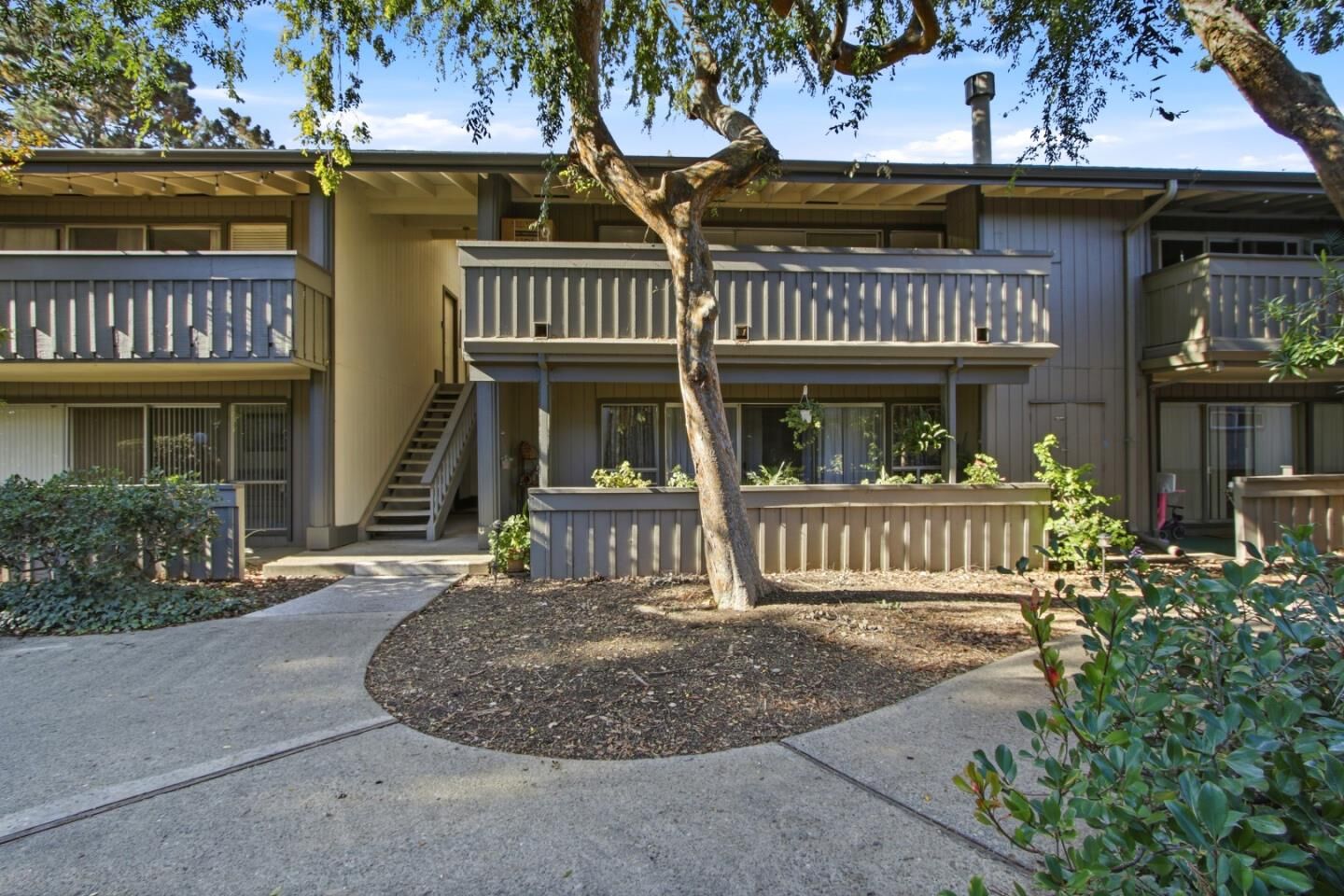 Property Photo:  150 Saratoga Avenue 322  CA 95051 