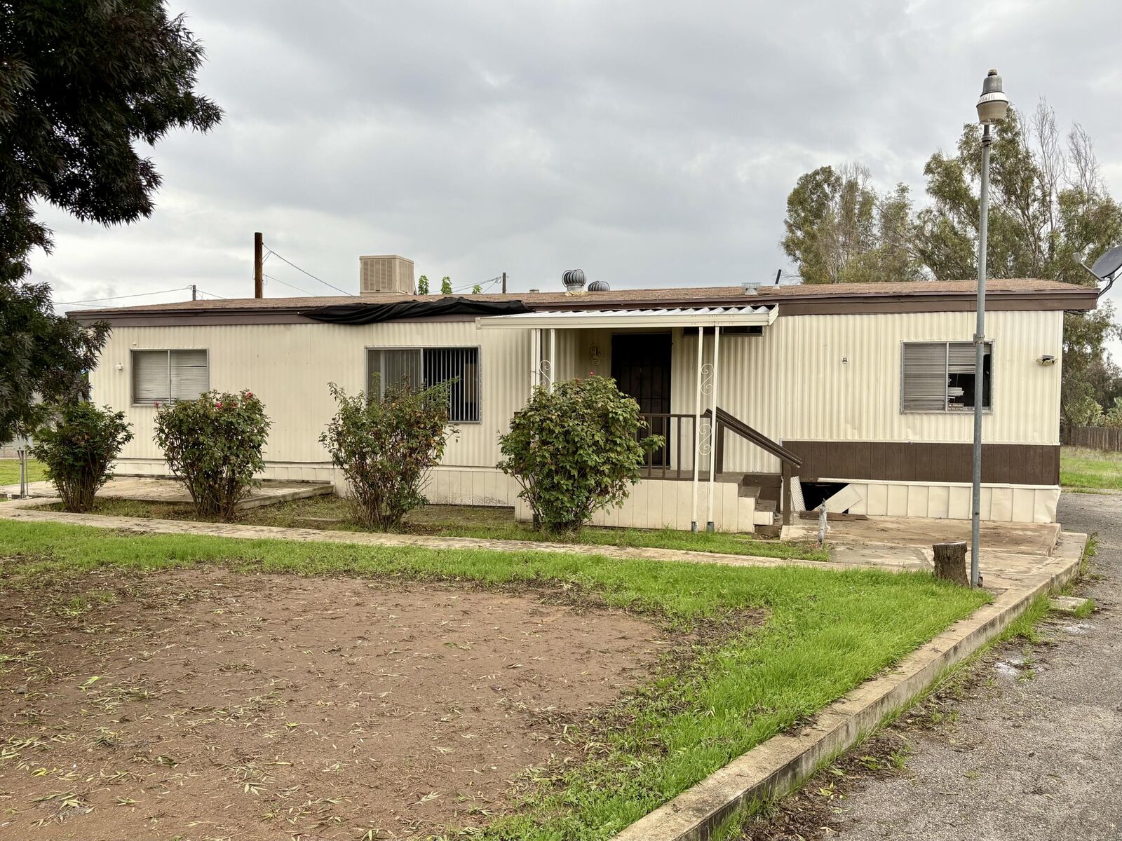 Property Photo:  19441 Rd 234  CA 93267 