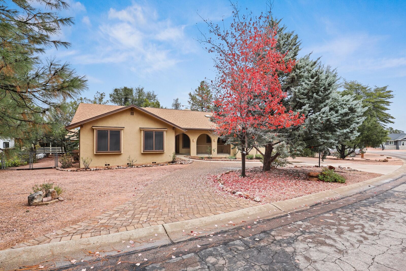 Property Photo: 606 E Tahoe Vista Circle AZ 85541
