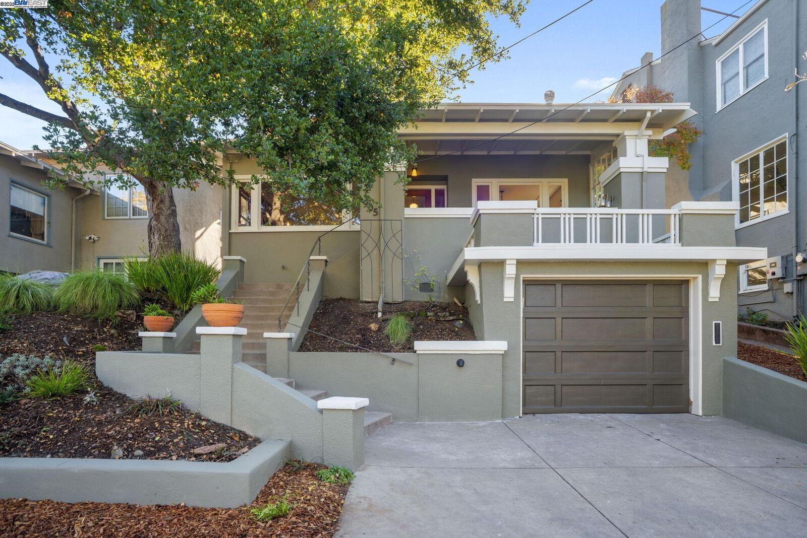 Property Photo:  905 Alma Pl  CA 94610 
