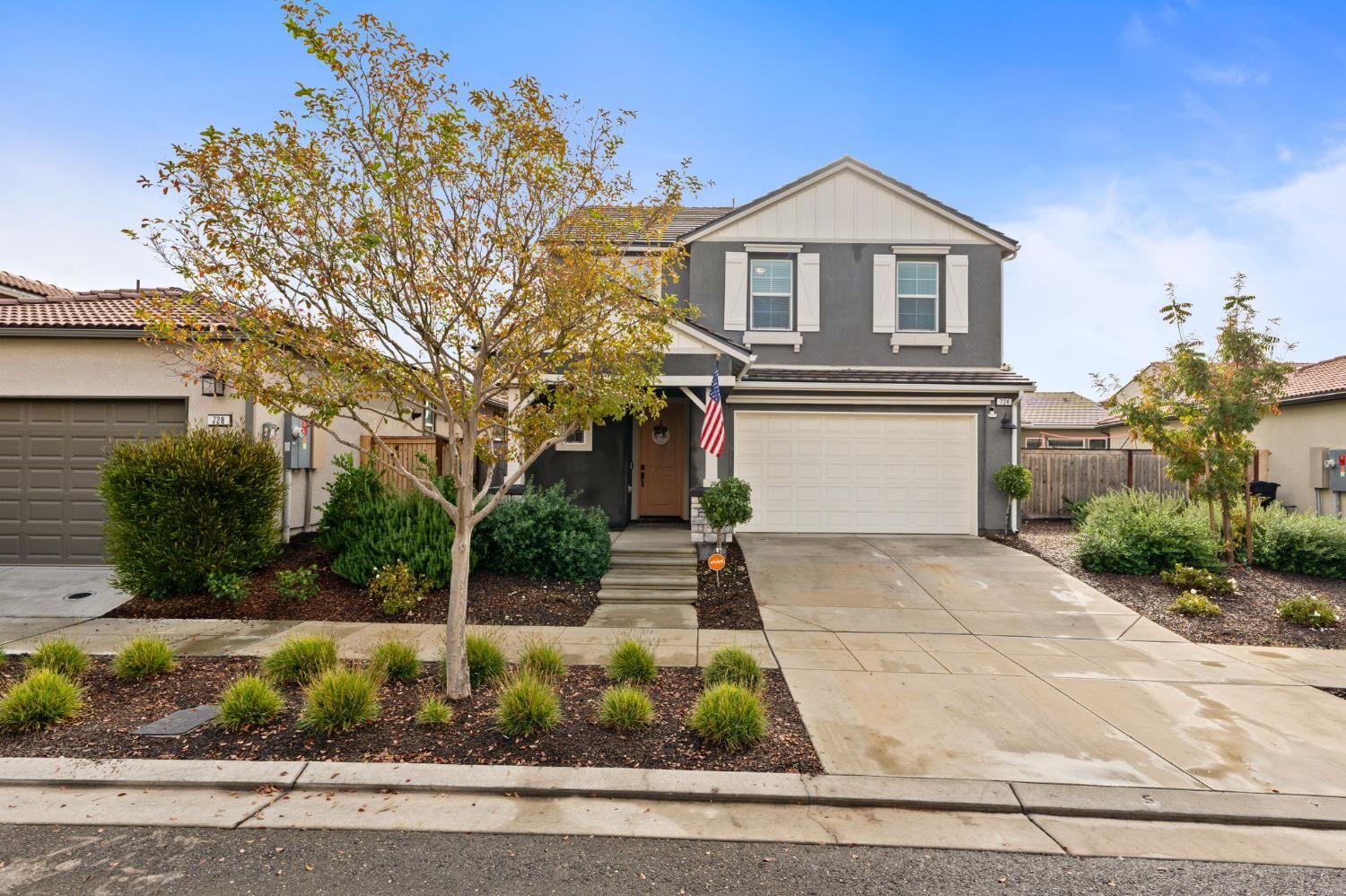 Property Photo: 724 Arrowhead Drive CA 93636