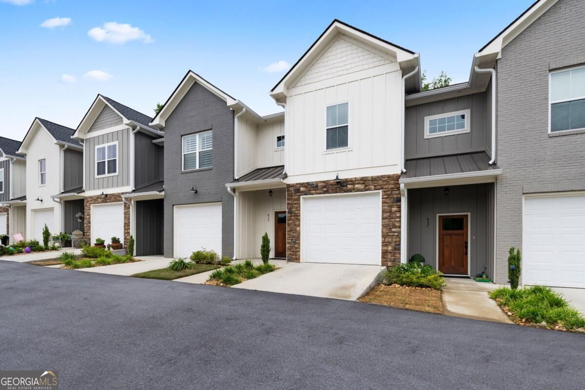 Property Photo: 635 E 3rd Street GA 30161