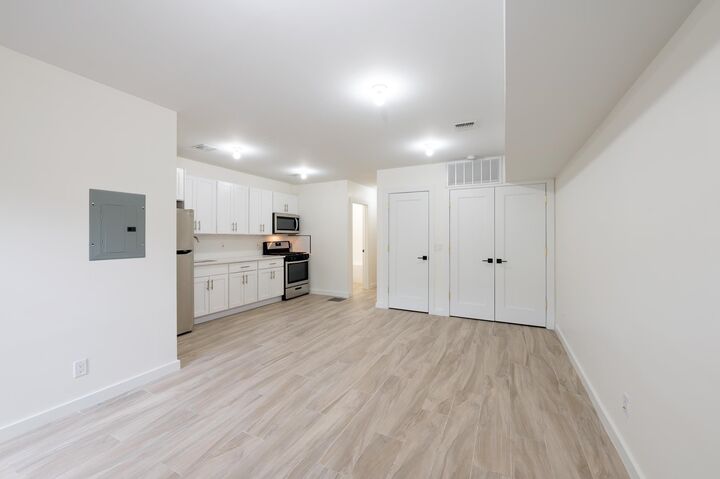 Property Photo:  340 Randolph Ave 1  NJ 07304 