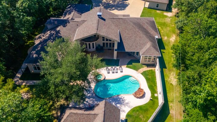 Property Photo:  205 Twin Creek  TX 75904 