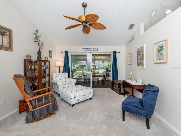 Property Photo: 323 Woodvale Drive FL 34293