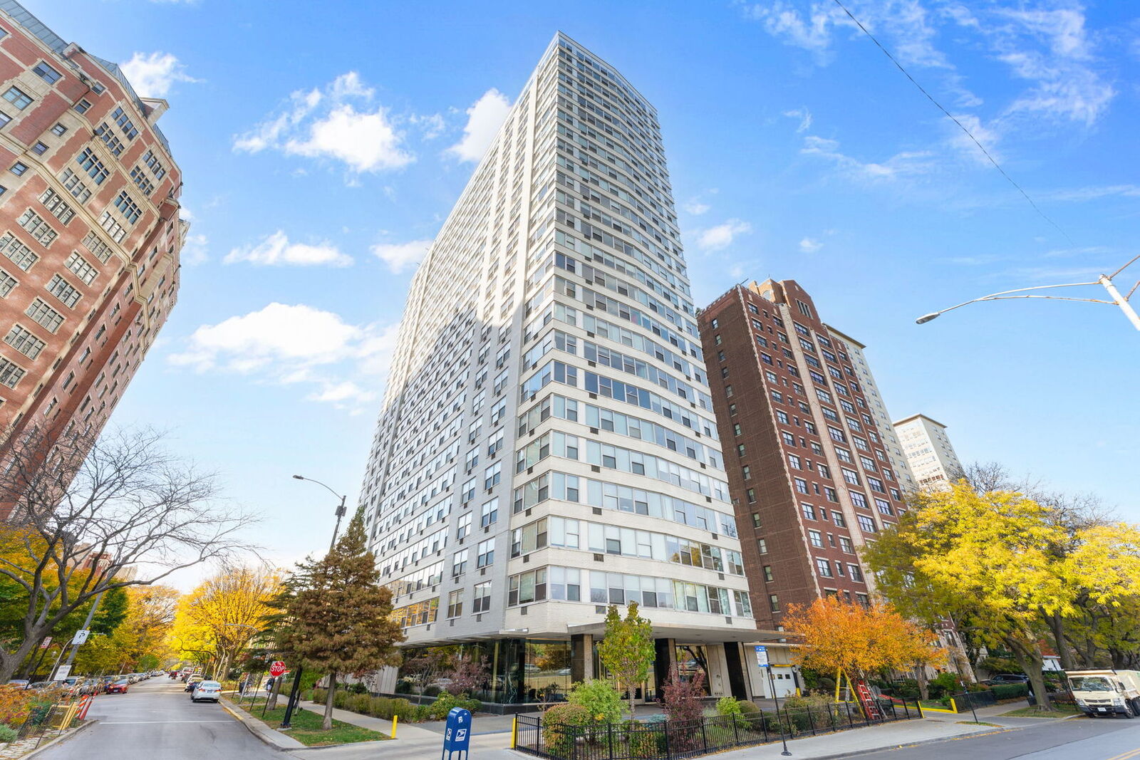 Property Photo: 3900 N Lake Shore Drive 18F IL 60613