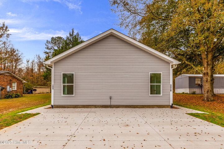 Property Photo:  1350 Croomsbridge Road  NC 28425 